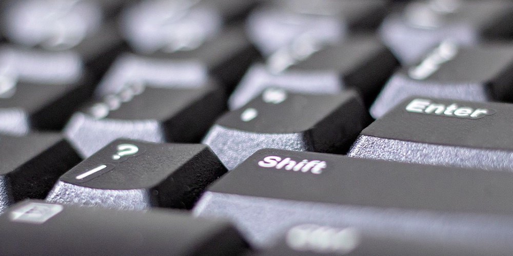 Funkempfänger von Logitechtastaturen aus der Nähe angreifbar